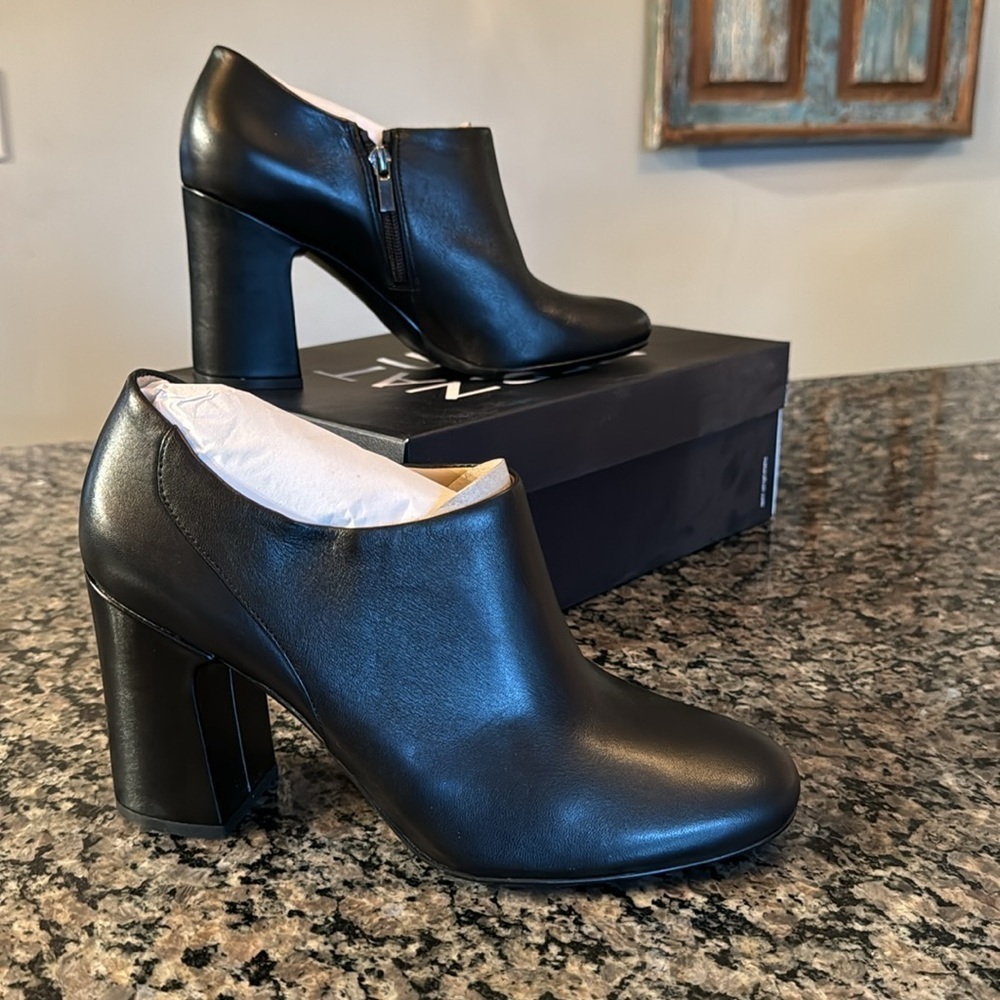 Naturalizer black leather bootie NIB 10
